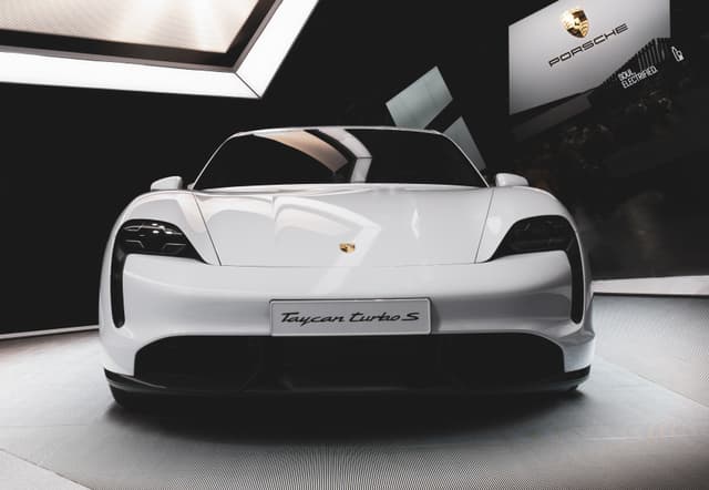 PORSCHE ONLINE-VERTRIEBSPLATTFORM